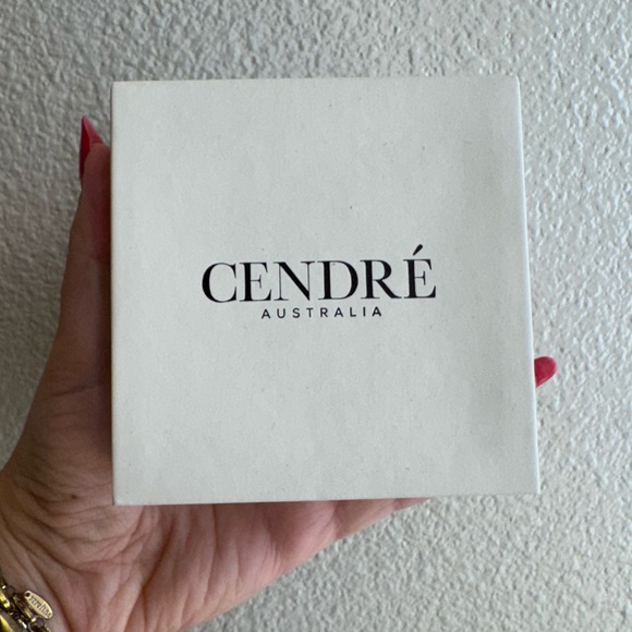 NEW Cendre Gold Circle Lilou Earrings - Picture 6 of 7